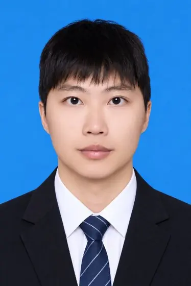 李铖
